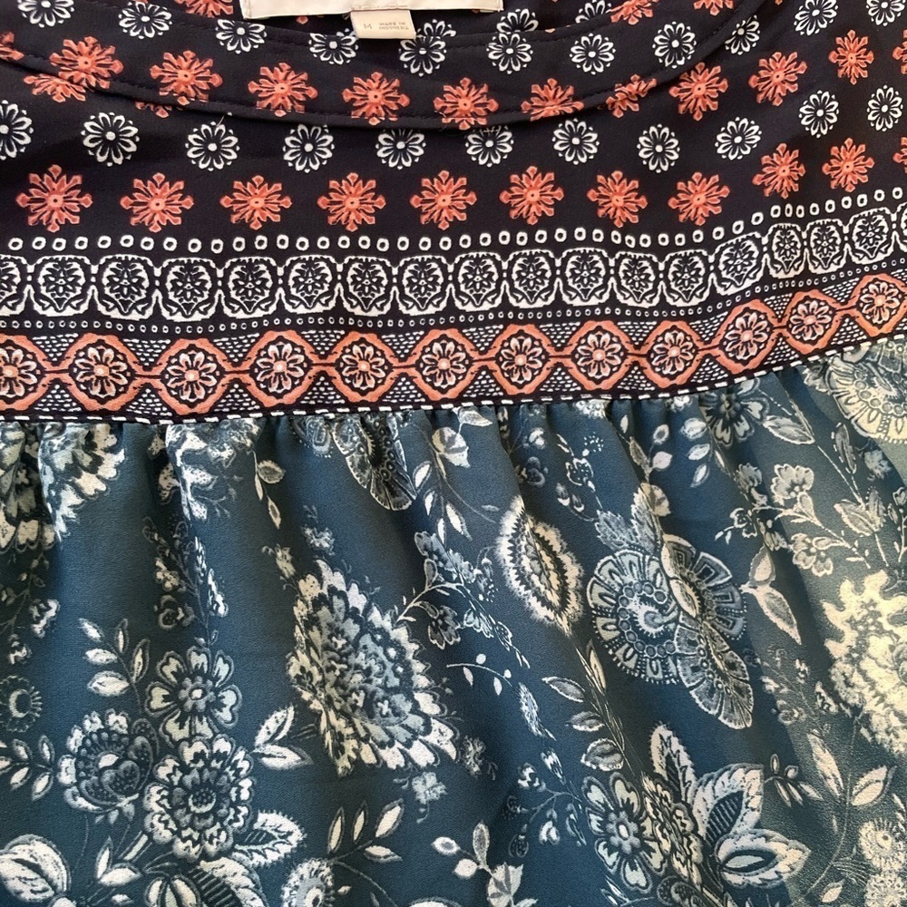 Loft - Patterned Blouse - Size Medium - image 8